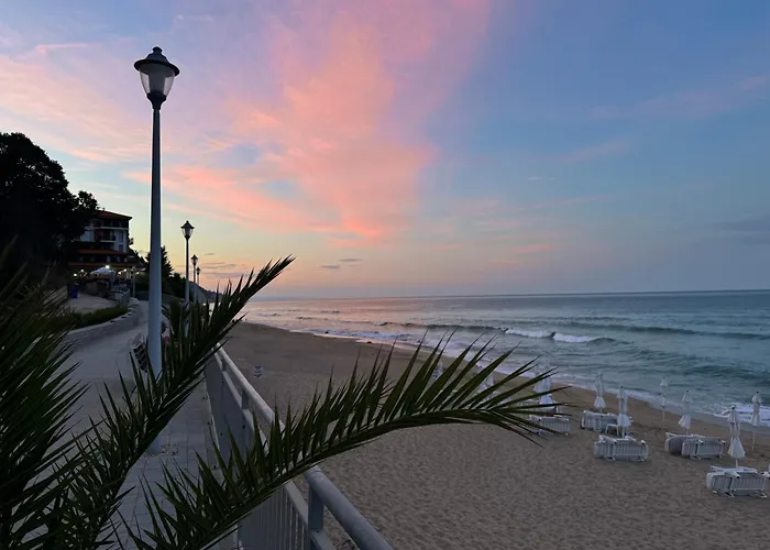 Stunning Seaview - 50m To The