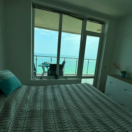 Daire Stunning Seaview - 50m To The