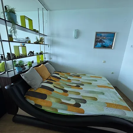 Stunning Seaview - 50m To The