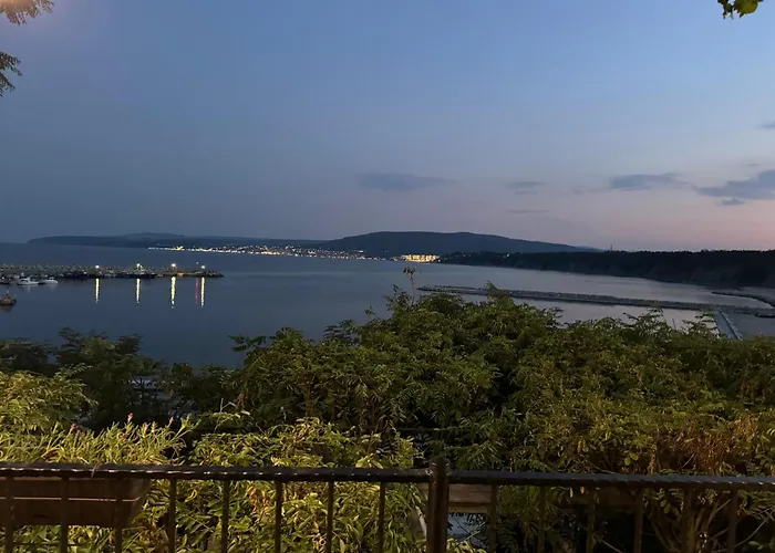 Stunning Seaview - 50m To The Apartment
